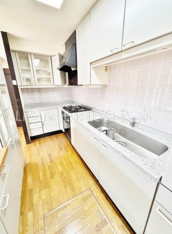 西東京市芝久保町３丁目の賃貸マンションのキッチン