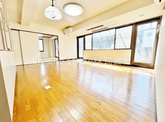 西東京市芝久保町３丁目の賃貸マンションの居間・リビング