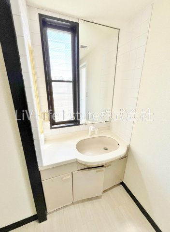 西東京市芝久保町３丁目の賃貸マンションの洗面所