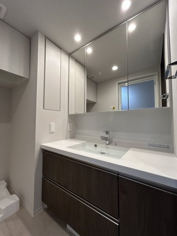 プレディアコート鷺沼の独立洗面台