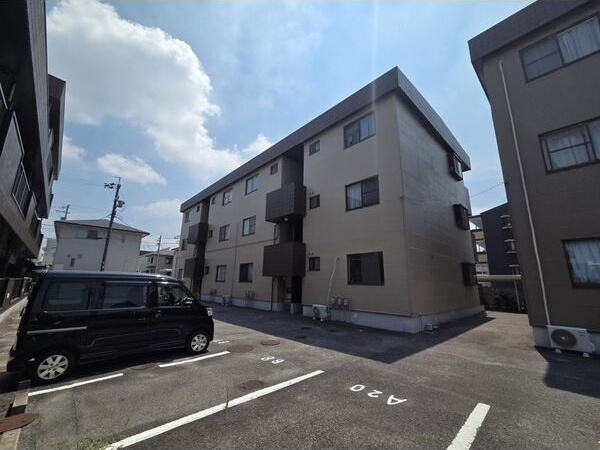 ダイアローグ B棟の外観