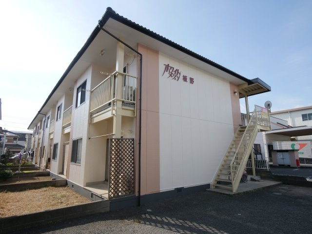 ホワイトメゾン板野の外観