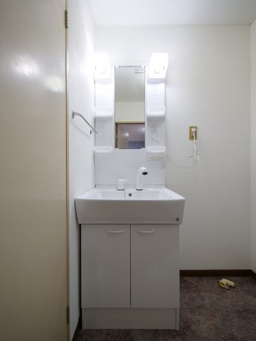 ホワイトメゾン板野の洗面所|※写真は別の部屋のものです。