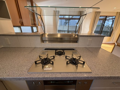 【キッチン】 | 世田谷区成城２丁目戸建 | ガス３口