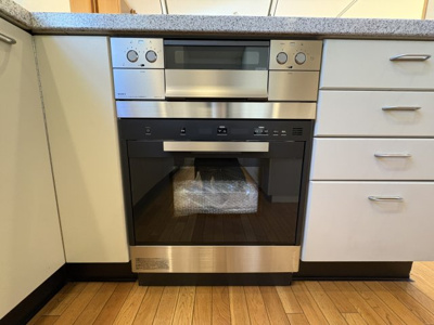 【キッチン】 | 世田谷区成城２丁目戸建 | グリル、ビルトインガスオーブン