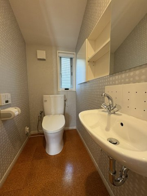 【トイレ】 | 世田谷区成城２丁目戸建 | ２階トイレ