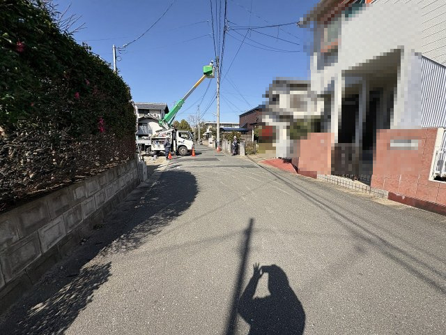 【その他】 | 春日市一の谷1丁目第8　1号棟（全4棟）【仲介手数料無料・0円】 | 現地写真。前面道路です。