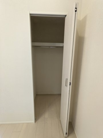 ハーモニーテラス生駒町Ⅱの収納|クローゼット