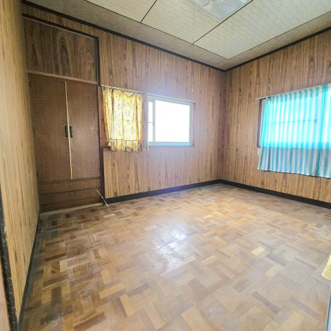 桐生市川内町3丁目698-3の洋室