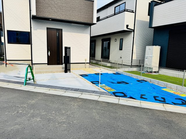 八王子市　石川町　新築一戸建て　７期の駐車場|～前面6ｍ道路につき駐車しやすいです～