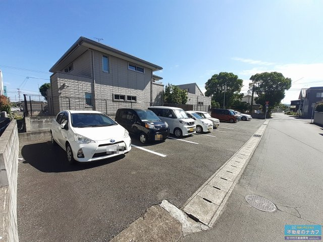 レトアパーキングの駐車場