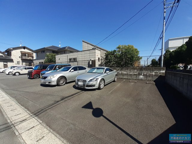 レトアパーキングの駐車場
