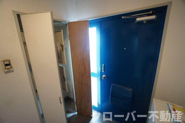 ニューセンチュリーの玄関