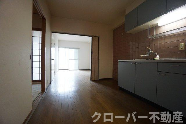 ニューセンチュリーの洋室