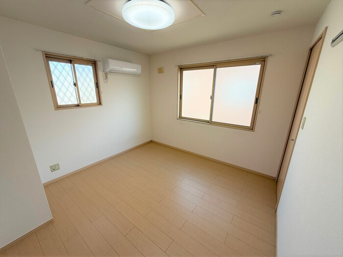 ボヌール里の洋室|広々とした洋室です