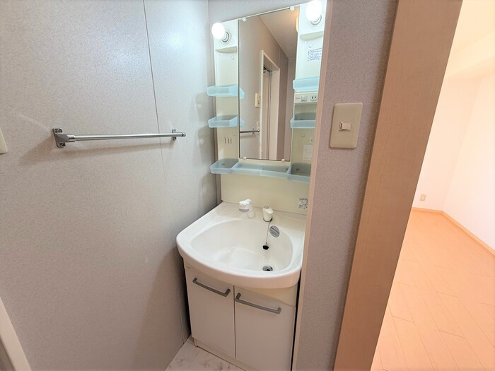 ボヌール里の洗面所|忙しい朝には欠かせない洗面所です