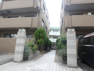 【エントランス】 | パラディオンⅠ・Ⅱ | 毎日通るエントランスはこのようになっています