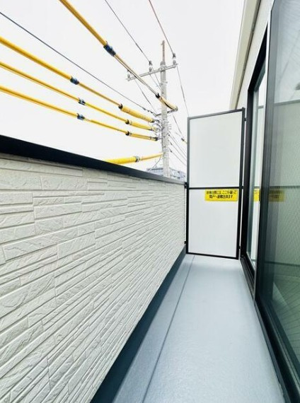 プルミア梅島のバルコニー