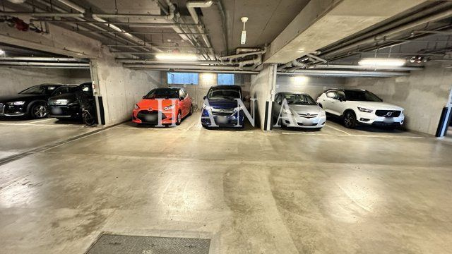 ＬＡＮＡＩ　ＧＲＡＣＥ　ＫＵＮＩＴＡＣＨＩ の駐車場