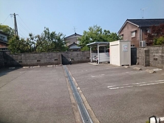 パルテールの駐車場