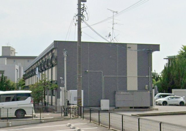 レオパレス新富山Ｂの外観