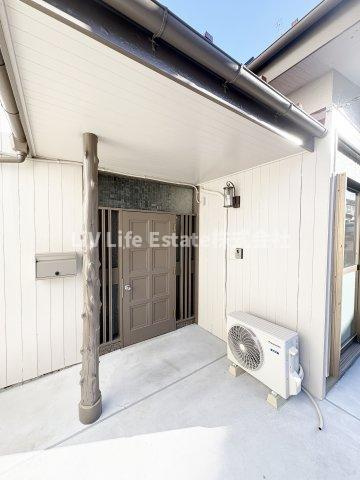 上水南町戸建のエントランス