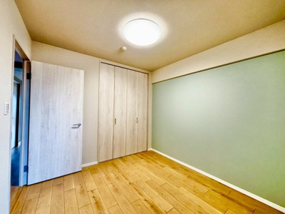 【洋室】 | ロイヤルアーク泉ヶ丘