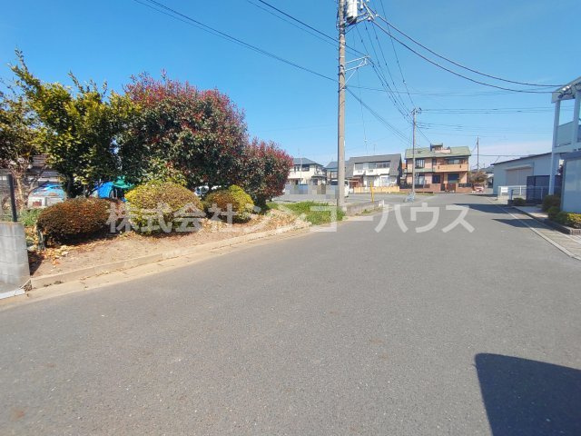 【前面道路含む現地写真】 | 久喜市葛梅　住宅用地 | 前面道路の幅員6メートル以上。車通りも多く有りません。