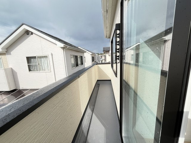 【バルコニー】 | 福岡市南区中尾2丁目第5　2号棟（全2棟）【仲介手数料無料・0円】 | 施工例。施工例は完成時と異なる場合があります。