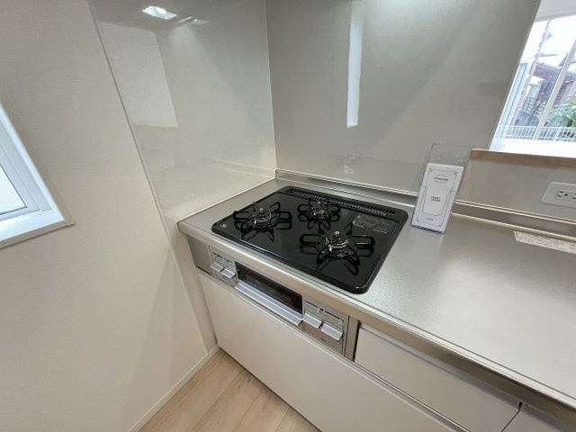 【キッチン】 | 福岡市南区中尾2丁目第5　2号棟（全2棟）【仲介手数料無料・0円】 | 施工例。施工例は完成時と異なる場合があります。