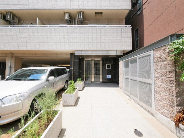 オーロラ・タワー難波のエントランス