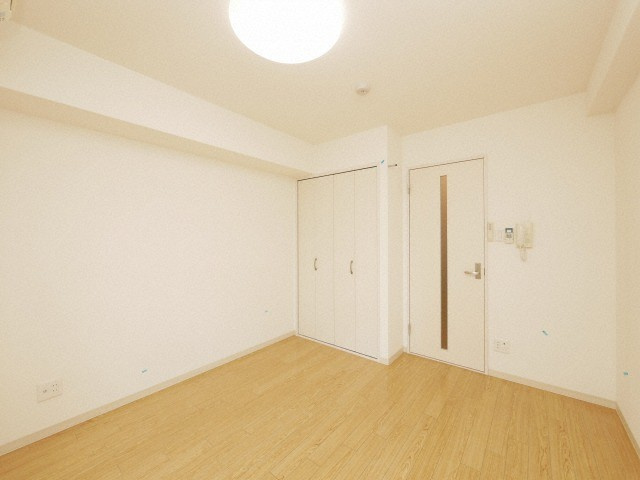 オーロラ・タワー難波の洋室