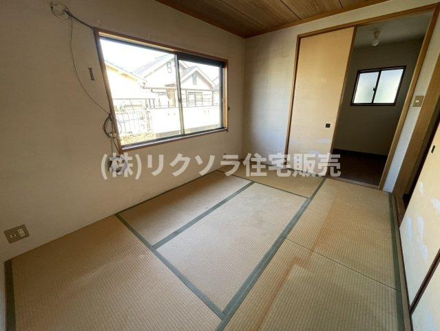 東香里元町　中古一戸建ての子供部屋|和室6.5帖
■物件内覧・資金計画相談・住宅ローン相談、リフォーム相談、お問合せ受付中■
※当日・翌日のご内覧、ご相談はお電話でのお問合せがスムーズです！