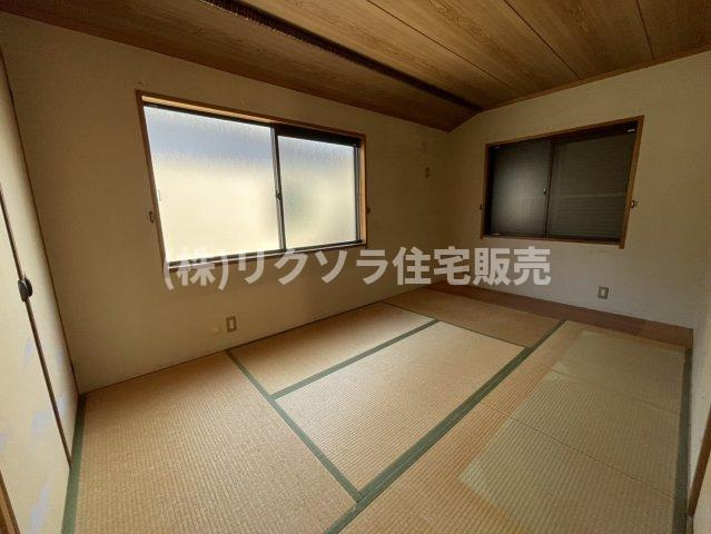 東香里元町　中古一戸建ての寝室|和室6.5帖
■物件内覧・資金計画相談・住宅ローン相談、リフォーム相談、お問合せ受付中■
※当日・翌日のご内覧、ご相談はお電話でのお問合せがスムーズです！