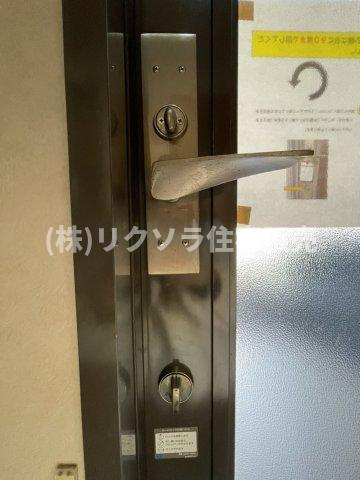 東香里元町　中古一戸建ての防犯設備|ツーシリンダー錠
■物件内覧・資金計画相談・住宅ローン相談、リフォーム相談、お問合せ受付中■
※当日・翌日のご内覧、ご相談はお電話でのお問合せがスムーズです！