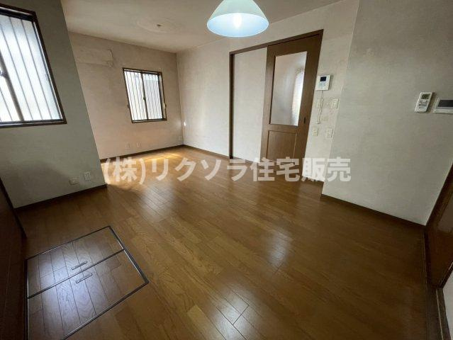 東香里元町　中古一戸建ての居間・リビング|LDK11.0帖
■物件内覧・資金計画相談・住宅ローン相談、リフォーム相談、お問合せ受付中■
※当日・翌日のご内覧、ご相談はお電話でのお問合せがスムーズです！