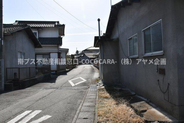 南アルプス市曲輪田の売地の周辺|東側道路（北から撮影）