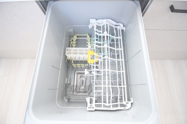 小山市土塔 8期　1号棟のキッチン|ビルトイン食洗機付き！家事の時短につながり、忙しい毎日の強い味方になってくれます。