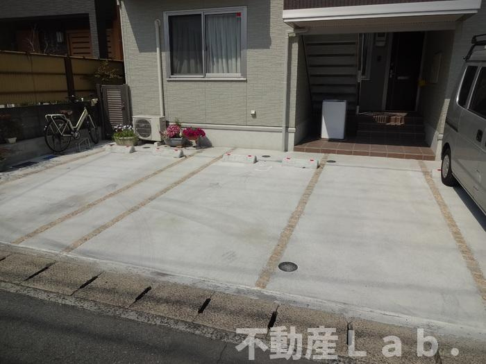 リヴィエールの駐車場