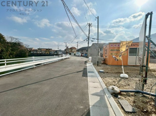 【現地のご紹介】
全14区画の分譲地です。自由設計対応です。資料のご請求やご見学予約承っております。お気軽にお問合せください。