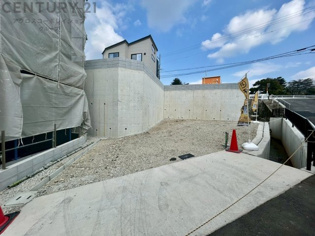 【現地のご紹介】
全14区画の分譲地です。自由設計対応です。資料のご請求やご見学予約承っております。お気軽にお問合せください。