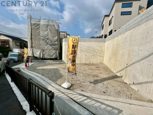 【現地のご紹介】
現地は造成宅地となっており、南側の住宅地より一段高くなっており、日当たり・眺望がお勧めの分譲地となりました。
ぜひ一度現地をご覧ください！！