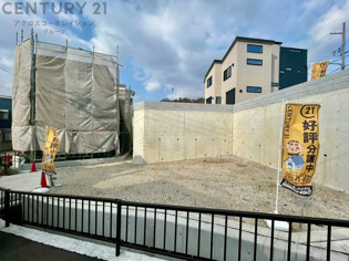 【現地のご紹介】
現地は造成工事が完了し、更地となっております。
14区画の新たな街並みが誕生します。