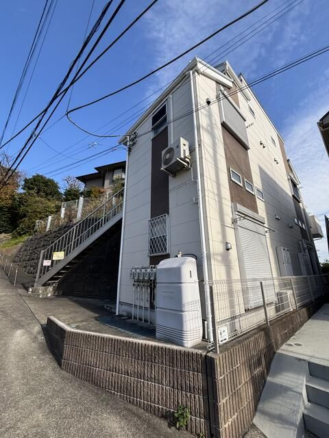 ヒルズ富岡の外観