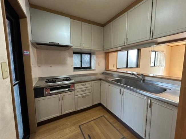 【内装】 | 効率よくお料理できるL字型キッチン♪