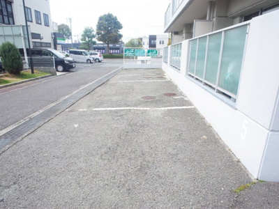 【駐車場】 | ロイヤルコーポ魚住 | 駐車場