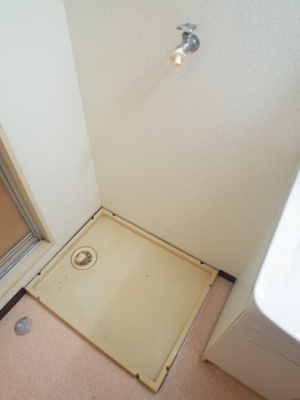 【設備】 | ロイヤルコーポ魚住 | 洗濯機置き場