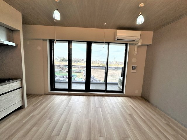 ブランシエスタ新丸子リバーフロントの居間・リビング