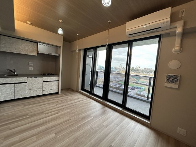 ブランシエスタ新丸子リバーフロントの居間・リビング