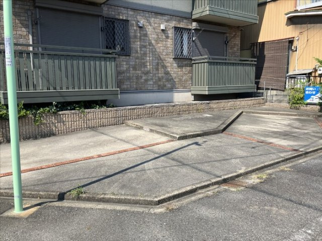 ウィルコートⅡの駐車場|車をお持ちの方に嬉しい駐車場付きの物件です